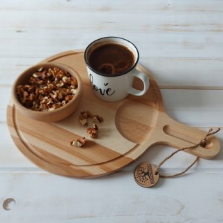 Okrągła Drewniana Deska do Krojenia i Serwowania z Uchwytem – 40 cm, Buk