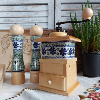 Młynek z Korbą Do Kawy Soli Pieprzu Na Eko Prezent Eleganckie Młynki Ręczne