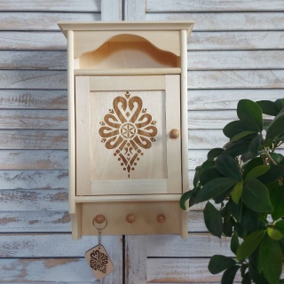 Drewniana Szafka Na Klucze Góralski Styl z Parzenicą Breloczek Do Kluczy