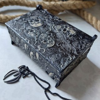 Pudełko Czarne Drewniane Małe Pudełeczko Na Karty Tarota Drobiazgi Czaszki