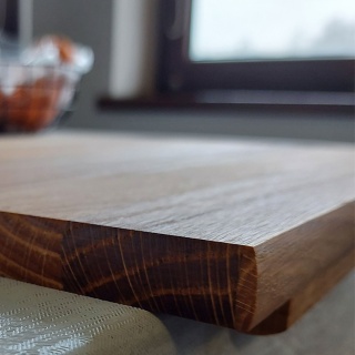 Dębowa Deska do Krojenia z Blokadą 45 cm – Stabilna, Wielofunkcyjna, Polska Produkcja