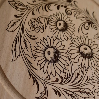 Okrągła Drewniana Deska do Krojenia z Grawerem – Buk, 25 cm, Polski Producent