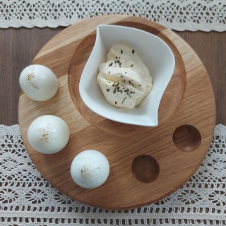 Ekologiczny Talerz Dębowy na Jajka – Wielkanocny Prezent i Codzienna Elegancja