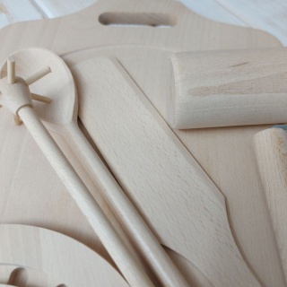 Ekologiczny Zestaw Kuchenny z Drewna Bukowego: Deska, Podkładka, Łyżka, Wałek i Mątewka