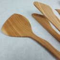 Premium Zestaw Kuchenny z Drewna Czeresniowego i Dębowego: Łopatka, Łyżka, Deska, Młynki