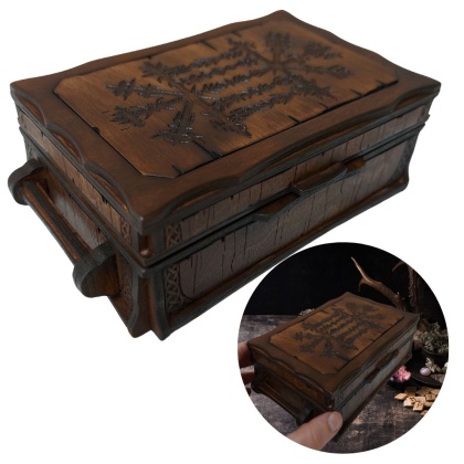 Drewniana Szkatułka z Runami - Ręcznie Wykonane Rękodzieło Yolli - Magiczne Pudełko na Wyjątkowe Skarby