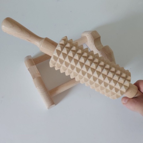 Drewniany Masażer Na Stojaku - Antycellulitowy Wałek Do Ciała i Stóp