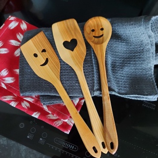 Zestaw Drewnianych Łyżek do Gotowania i Łopatki z Drewna Czereśniowego